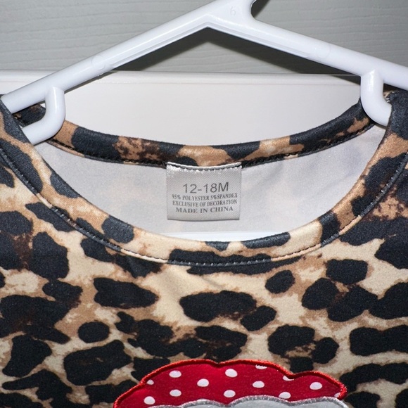 Festive Leopard Print Santa Romper/Bodysuit for Christmas Season (12-18M) - Picture 3 of 4